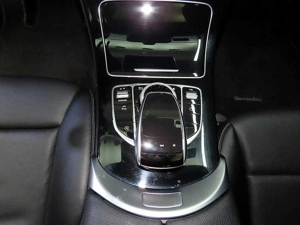 Mercedes Benz C Class - Vista 12