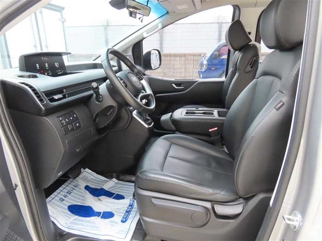 HYUNDAI Staria - Vista 6