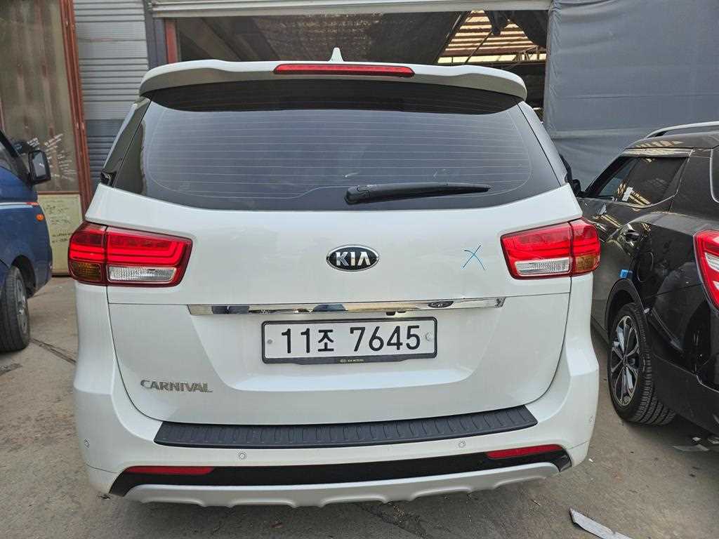 KIA Carnival - Vista 2