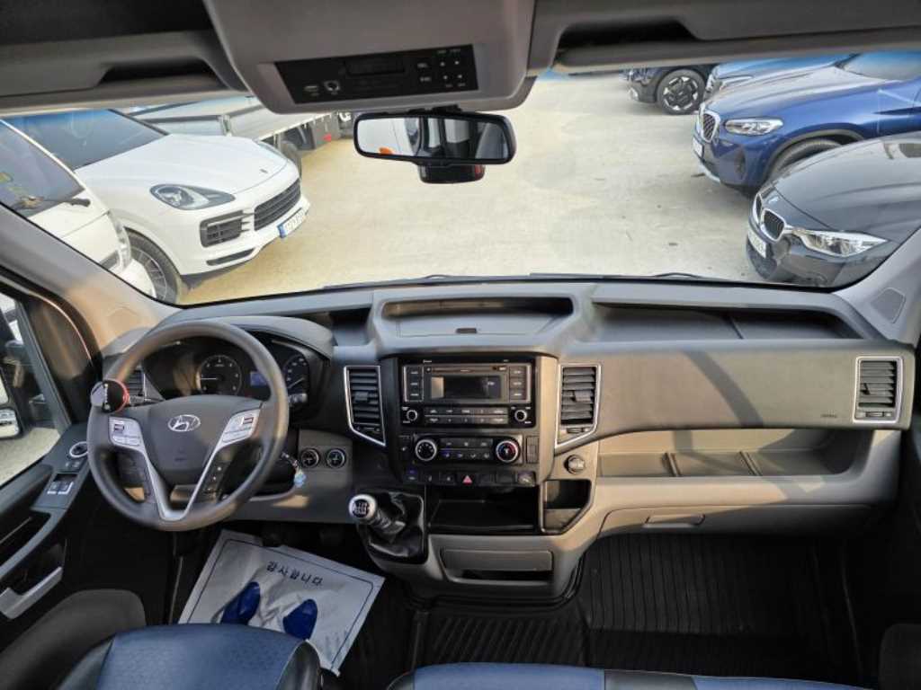 HYUNDAI Solati - Vista 9