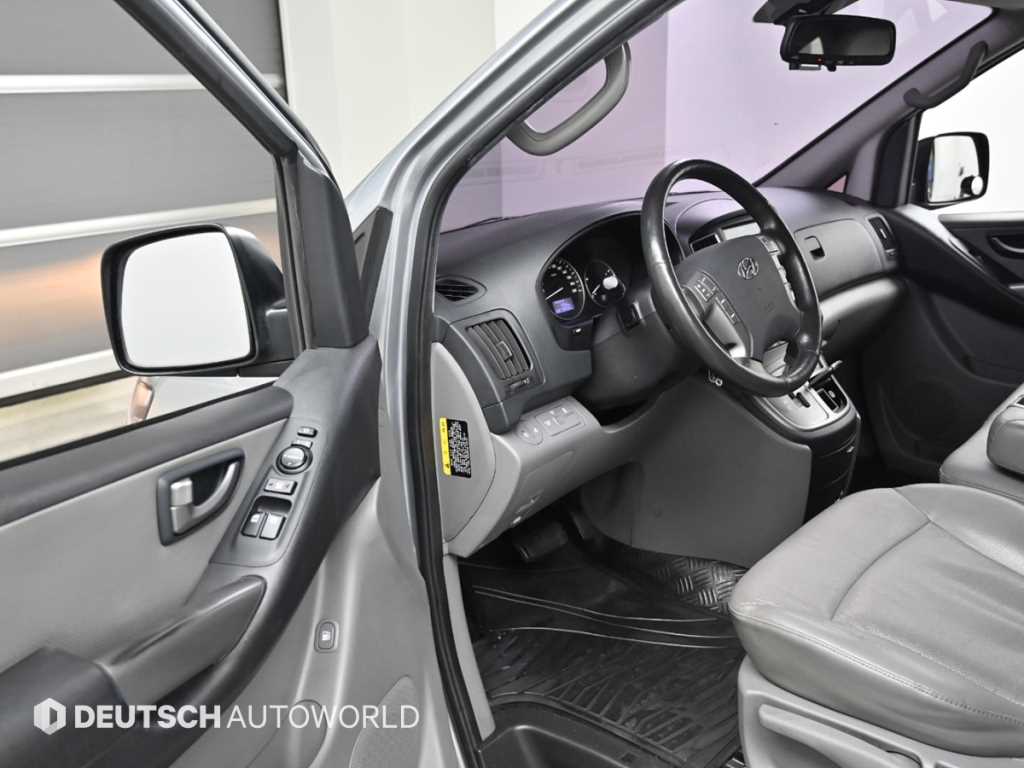 HYUNDAI Starex - Vista 11