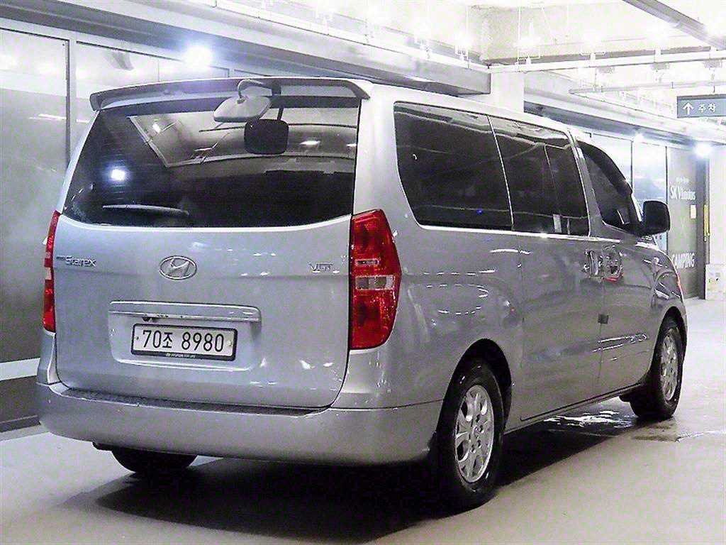 HYUNDAI Starex - Vista 4