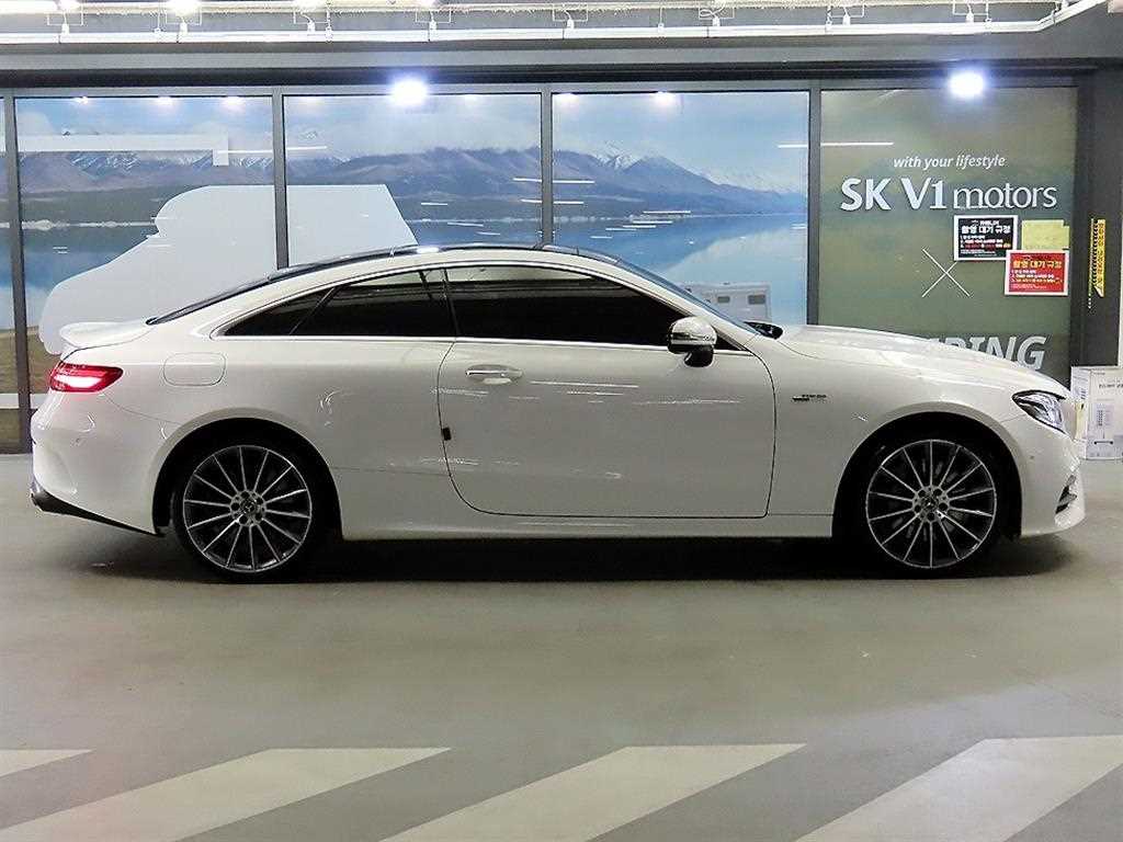 Mercedes Benz E class - Vista 3