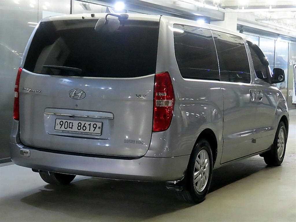 HYUNDAI Starex - Vista 4