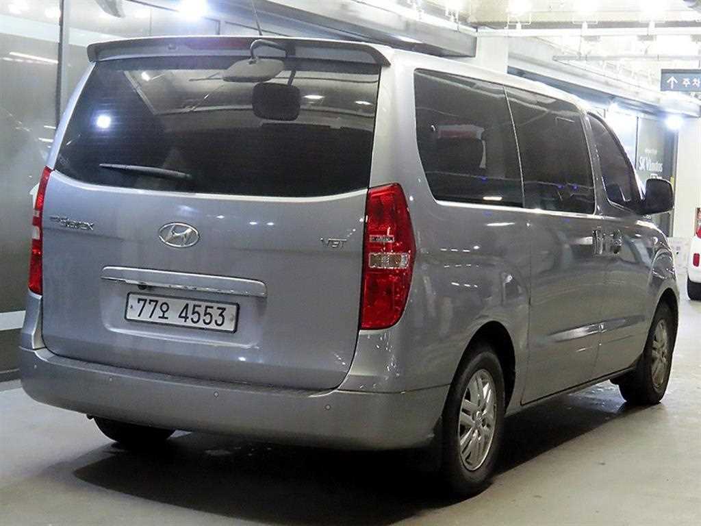 HYUNDAI Starex - Vista 4
