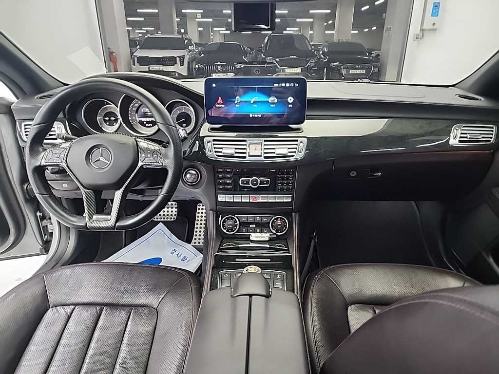 Mercedes Benz CLS Class - Vista 7