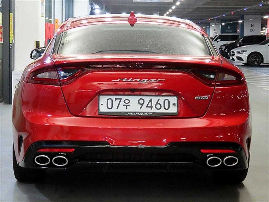 KIA Stinger - Vista 5