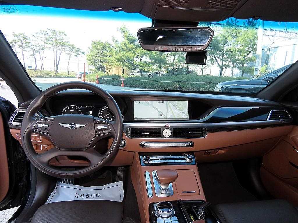 Genesis G90 - Vista 7