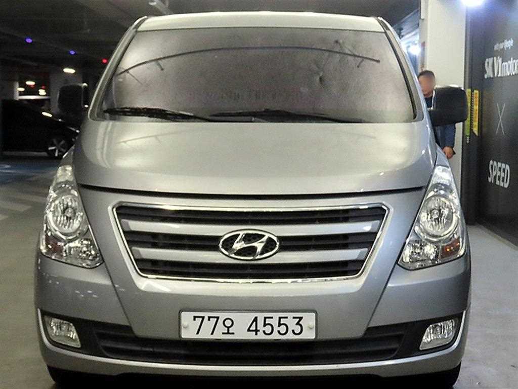 HYUNDAI Starex - Vista 2