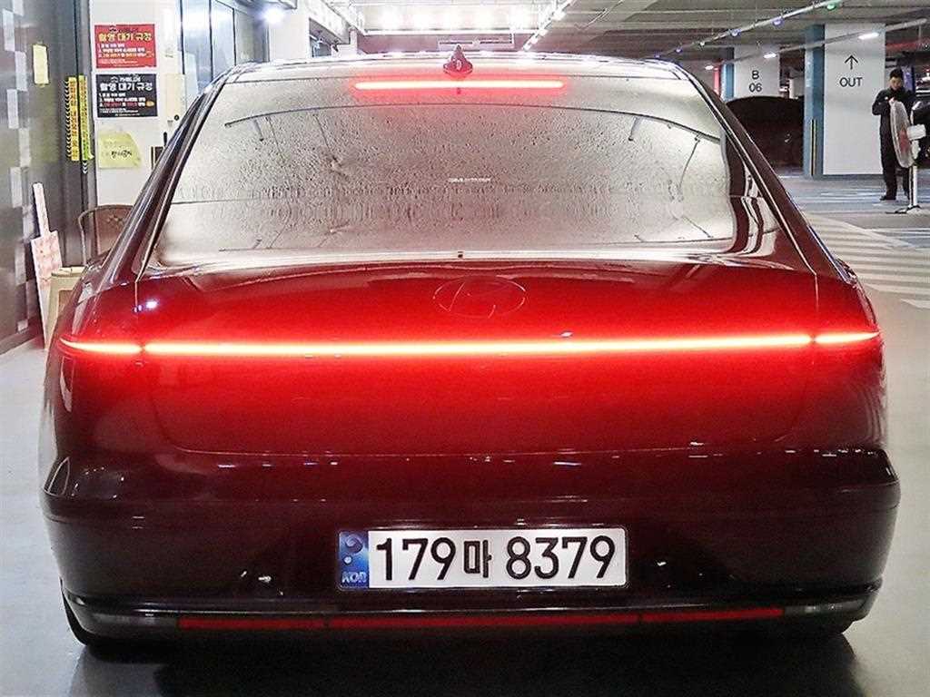 HYUNDAI Grandeur - Vista 5