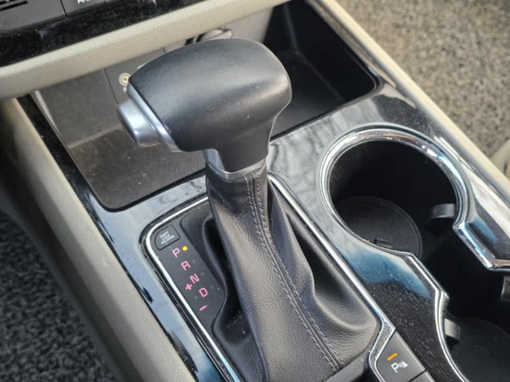 KIA Carnival - Vista 10