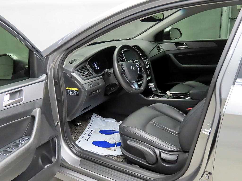 HYUNDAI Sonata - Vista 5