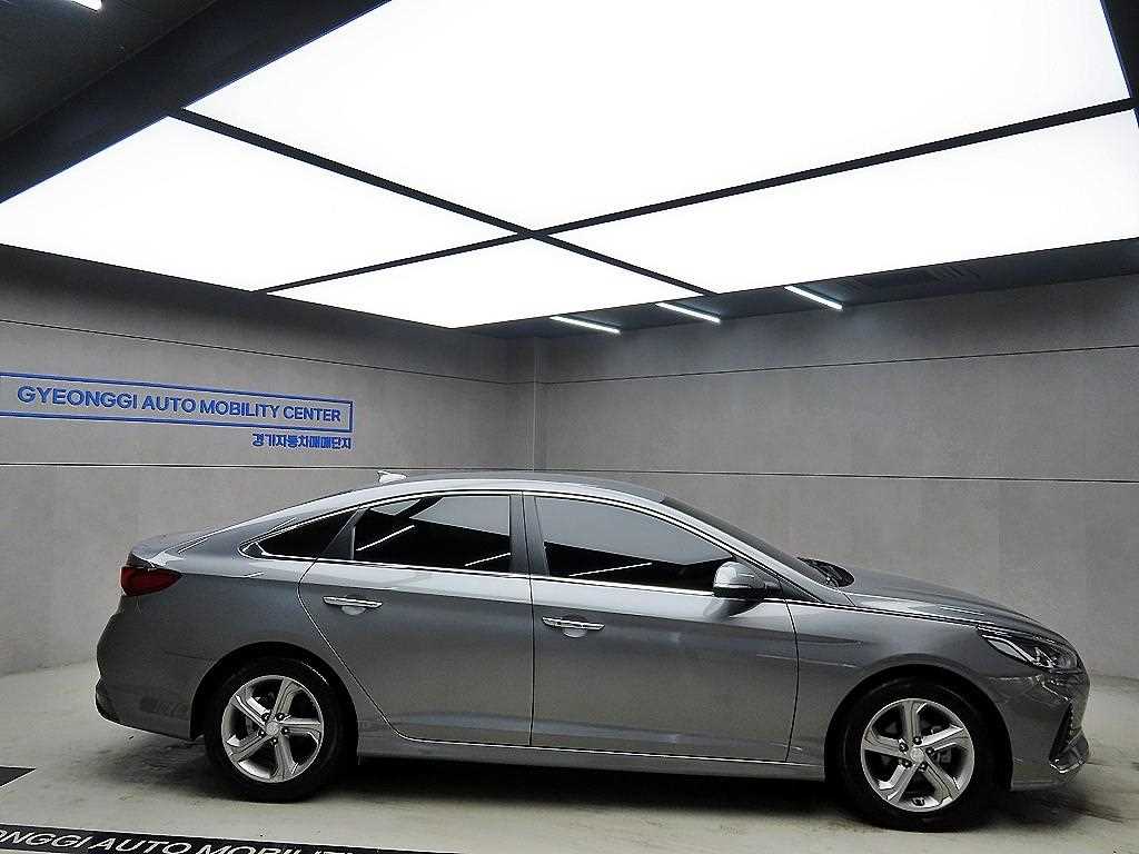 HYUNDAI Sonata - Vista 2