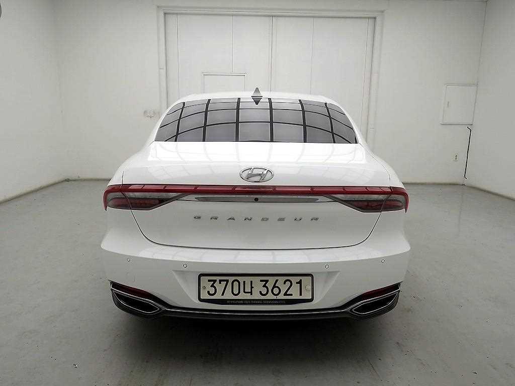 HYUNDAI Grandeur - Vista 3