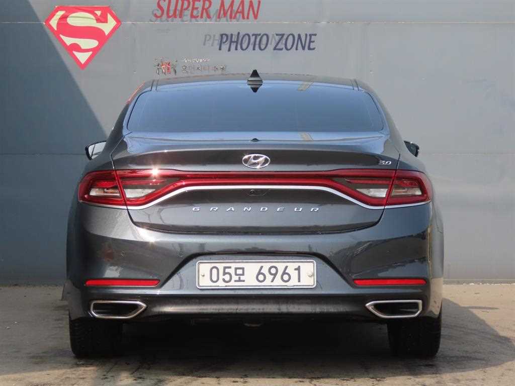 HYUNDAI Grandeur - Vista 4