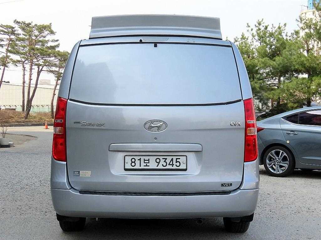 HYUNDAI Starex - Vista 4