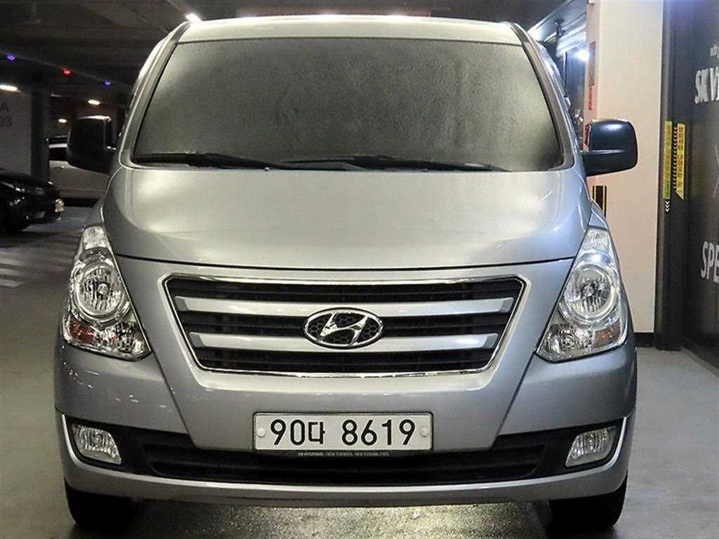 HYUNDAI Starex - Vista 2