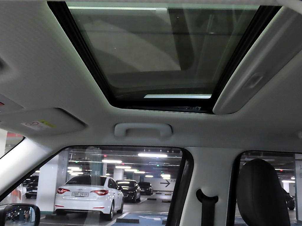 HYUNDAI Casper - Vista 5