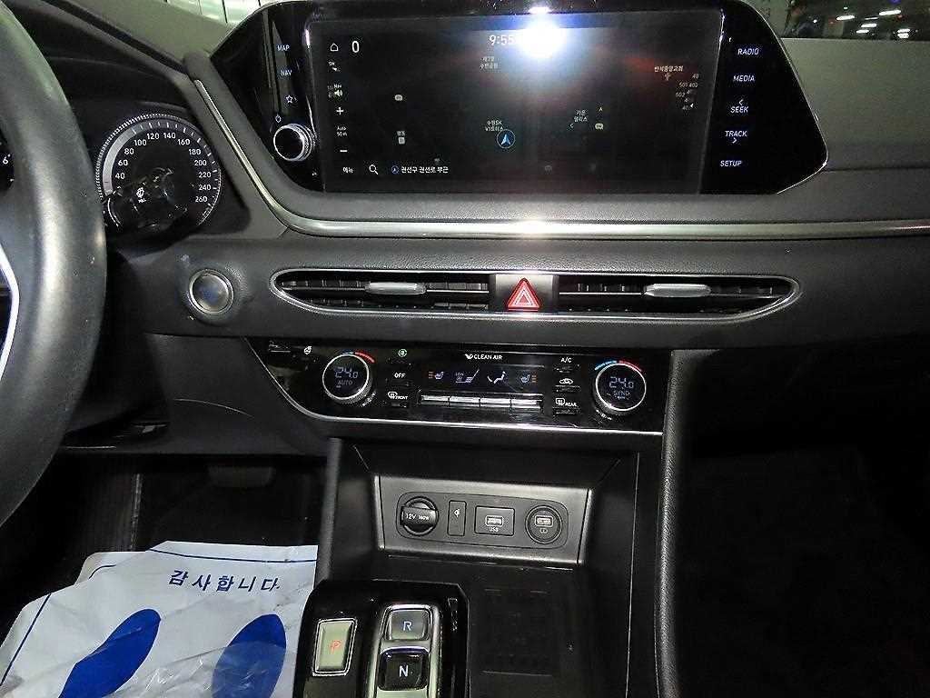 HYUNDAI Sonata - Vista 11