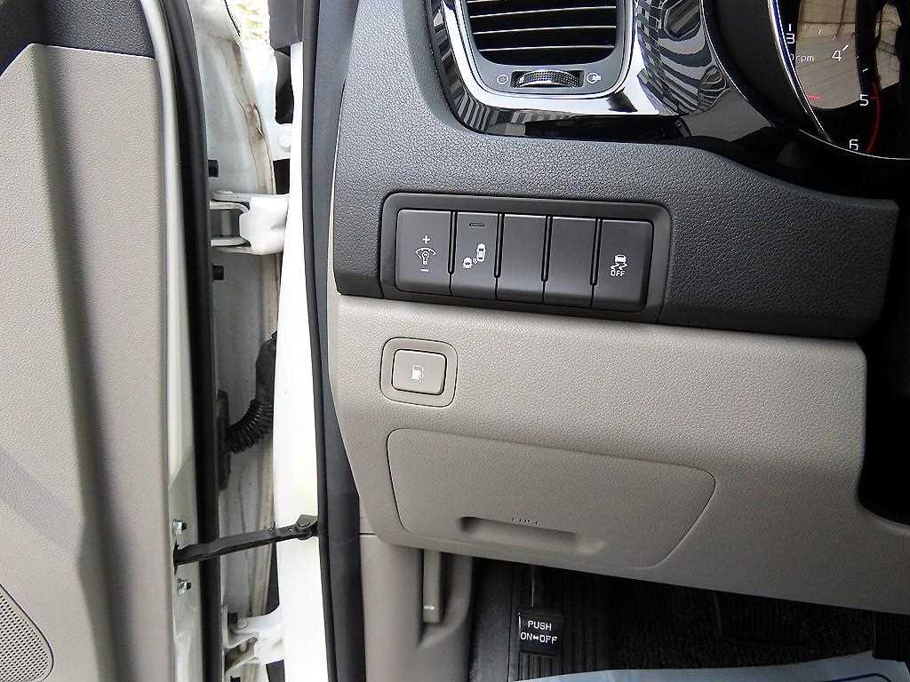 KIA Carnival 2018 Blanco - Importación desde Corea - HF Imports Iquique - Foto 13