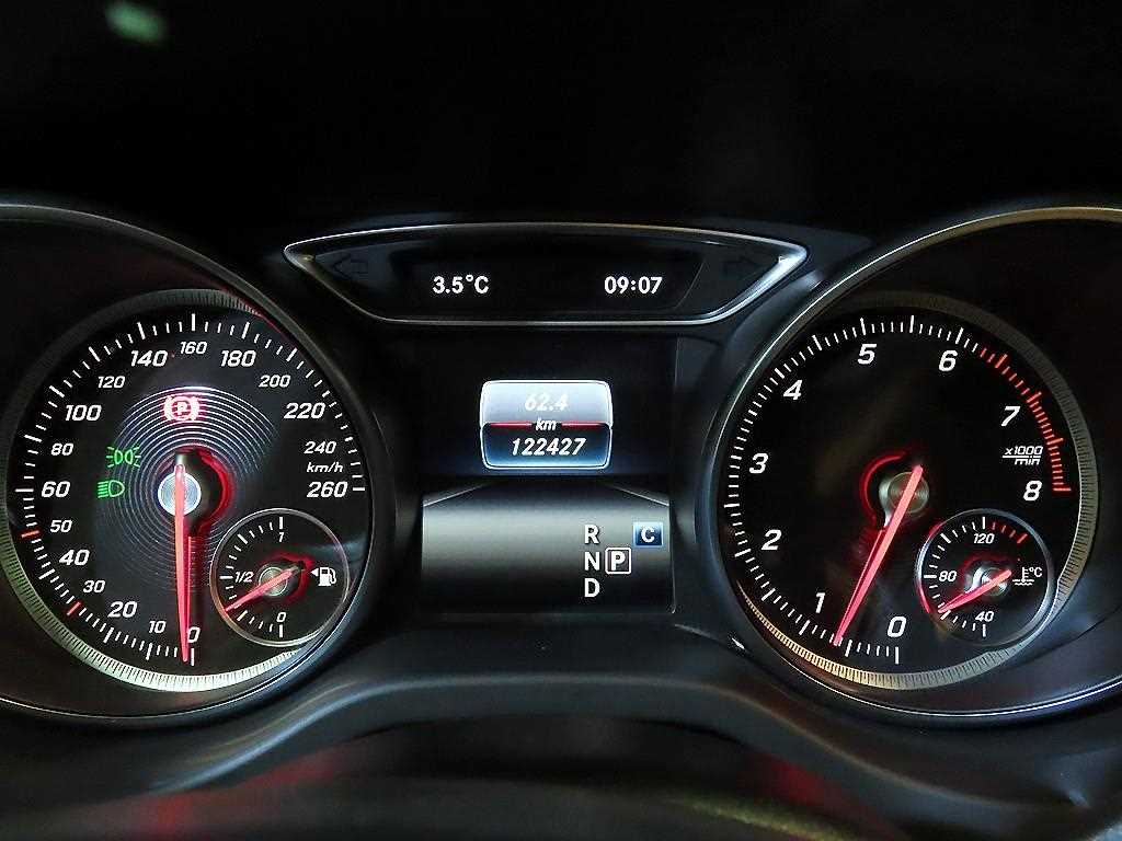 Mercedes Benz GLA Class - Vista 9