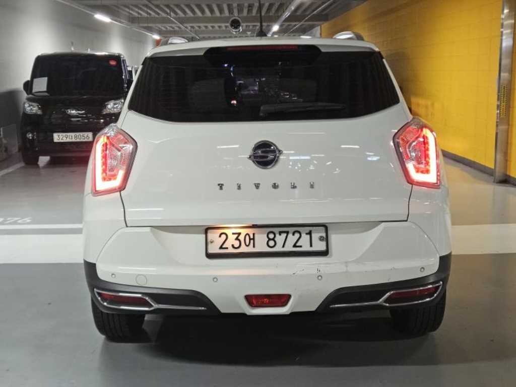 Ssangyong Tivoli - Vista 3