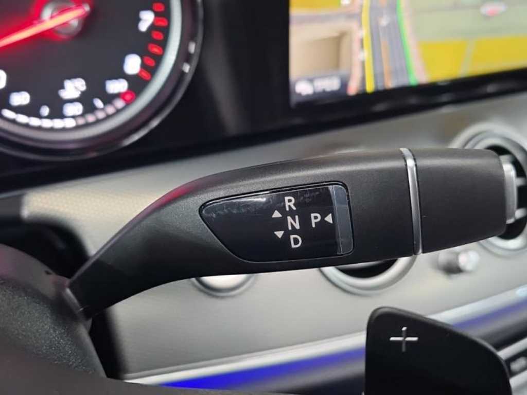 Mercedes Benz E class - Vista 9