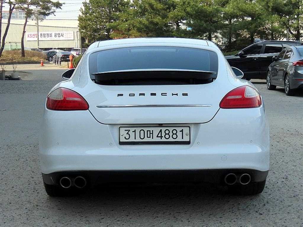 Porsche Panamera - Vista 4