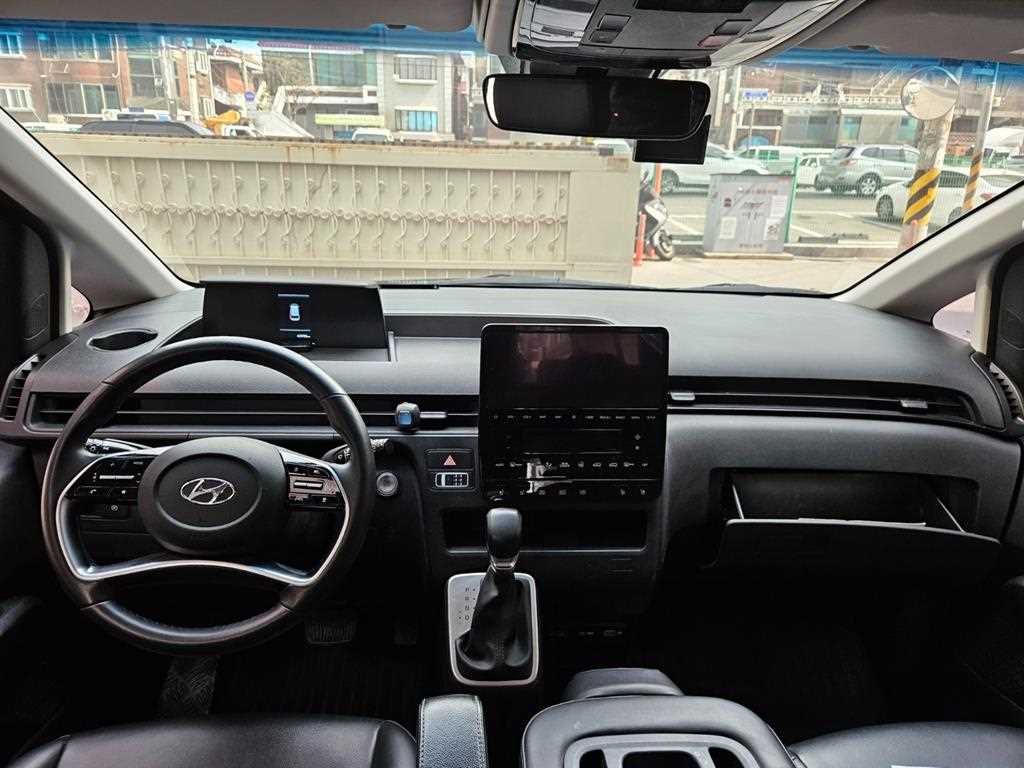 HYUNDAI Staria - Vista 5