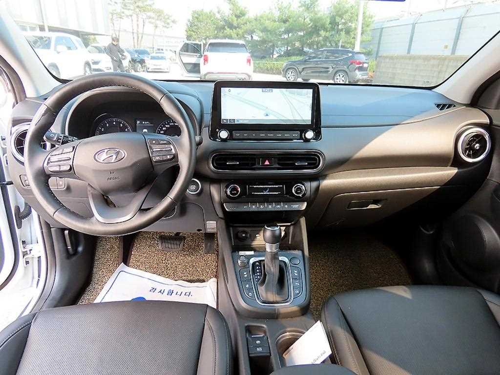 HYUNDAI Kona - Vista 7