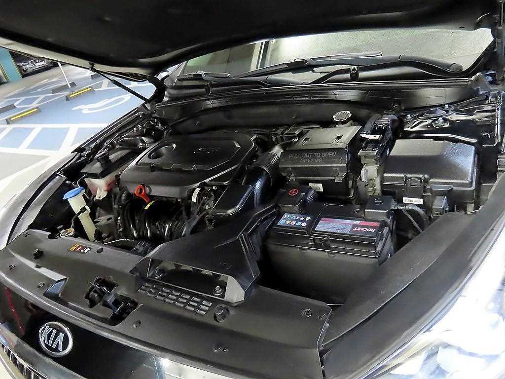 KIA K7 2016 Negro - Importación desde Corea - HF Imports Iquique - Foto 18