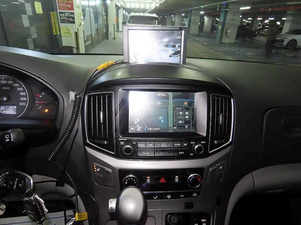 HYUNDAI Starex - Vista 10