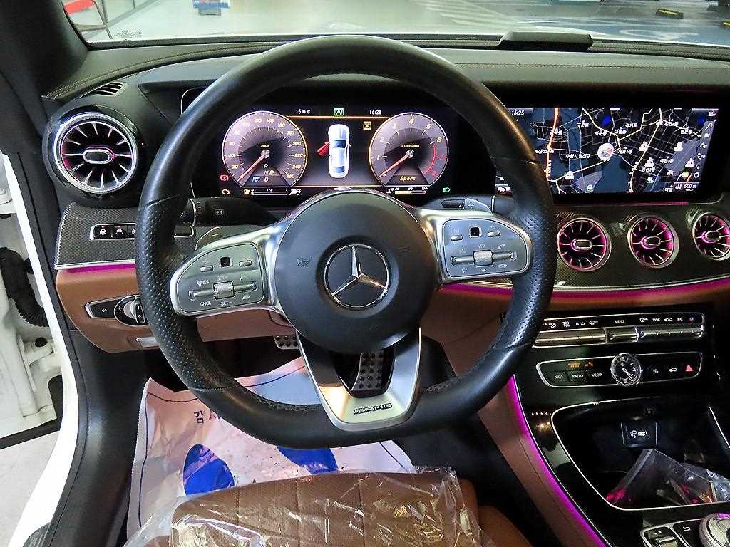 Mercedes Benz E class - Vista 8