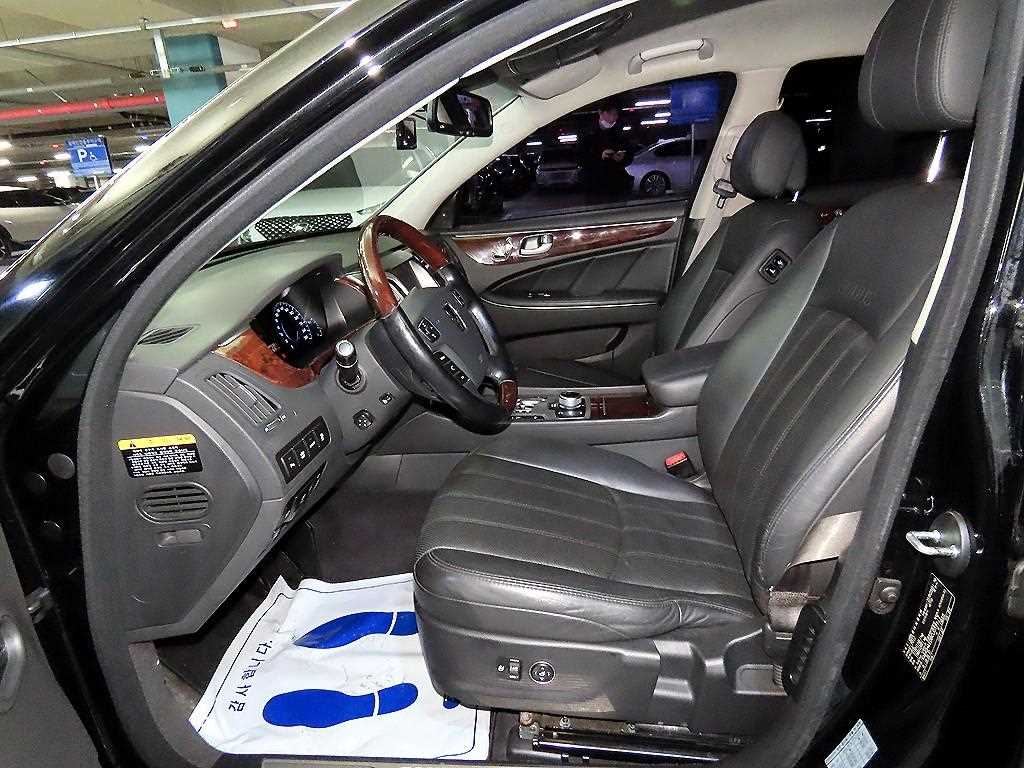 HYUNDAI Equus - Vista 6