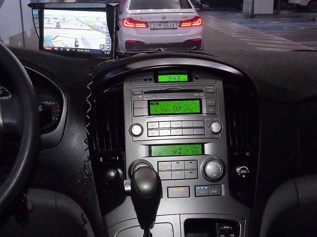 HYUNDAI Starex - Vista 11