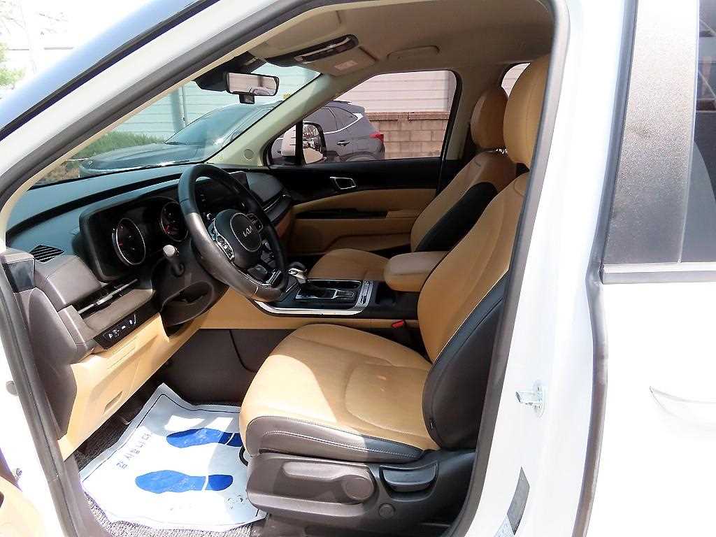 KIA Carnival - Vista 5