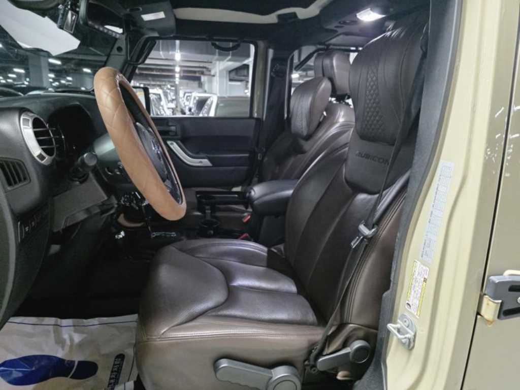 Jeep Wrangler - Vista 5