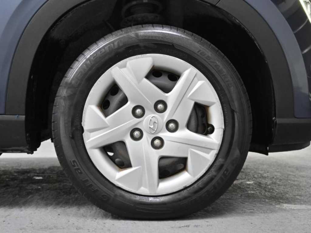 HYUNDAI Venue - Vista 5