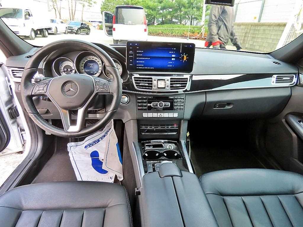 Mercedes Benz E class - Vista 7