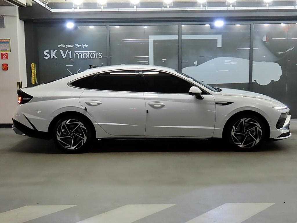 HYUNDAI Sonata - Vista 3