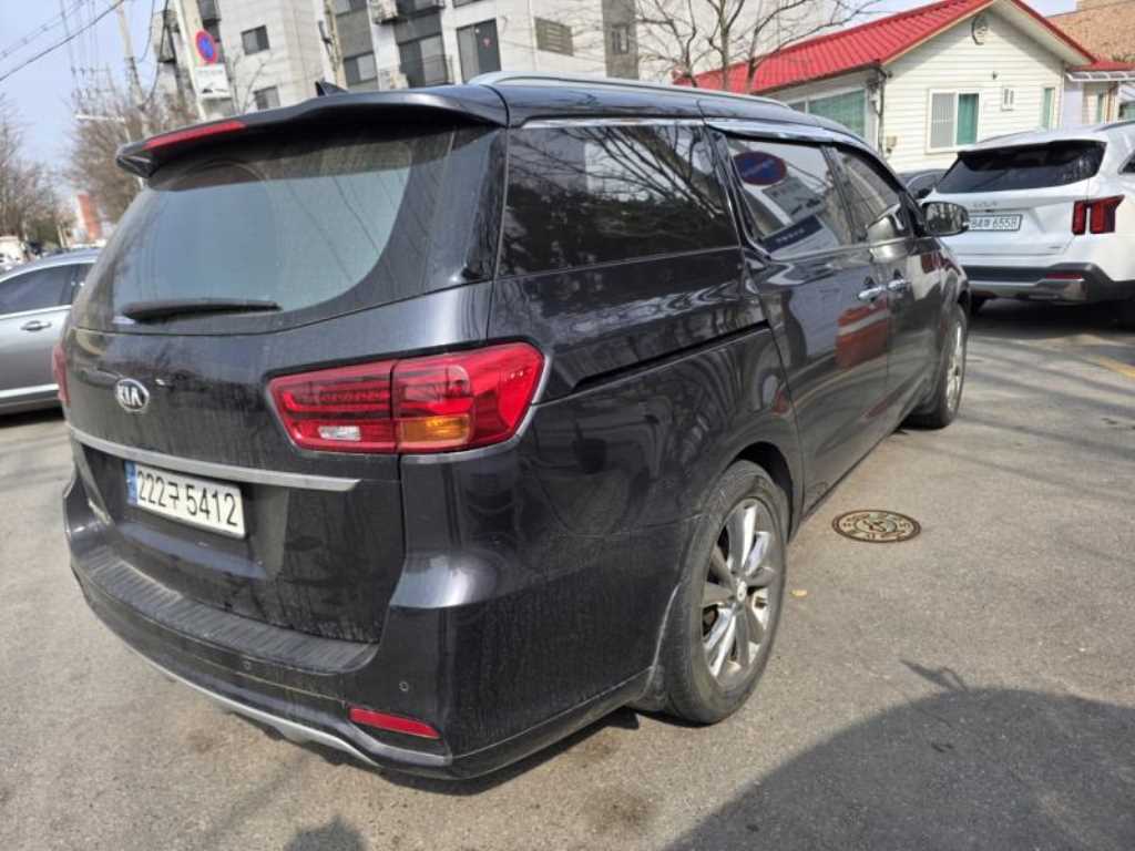 KIA Carnival - Vista 4