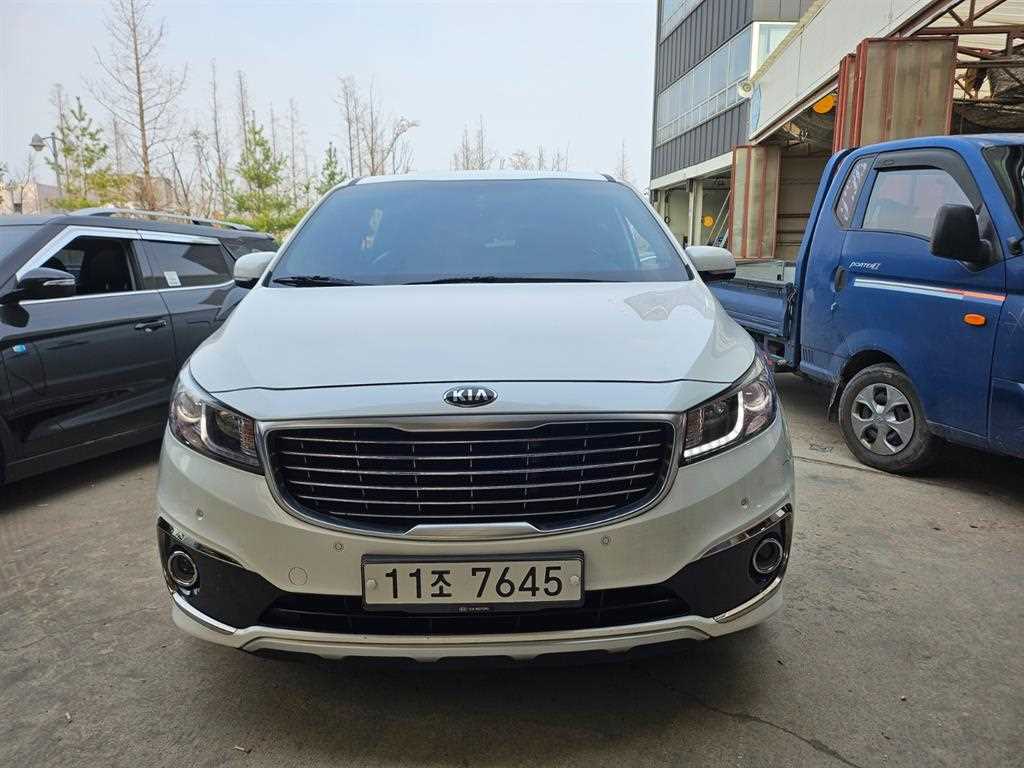 KIA Carnival 2016 Blanco - Importación desde Corea - HF Imports Iquique - Foto 1