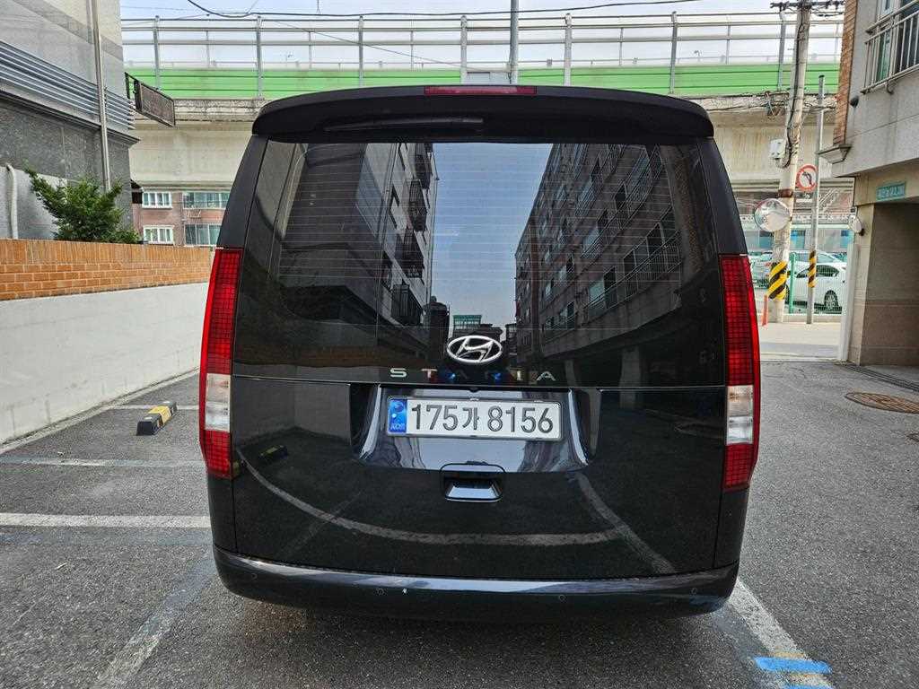 HYUNDAI Staria - Vista 4