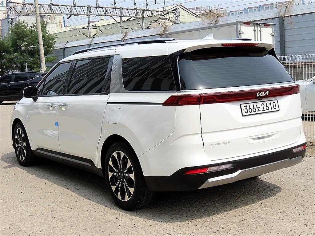 KIA Carnival - Vista 3