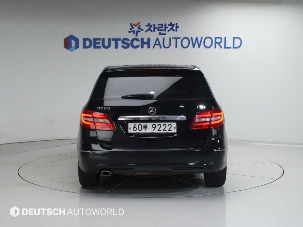 Mercedes Benz B Class (MY B) - Vista 4