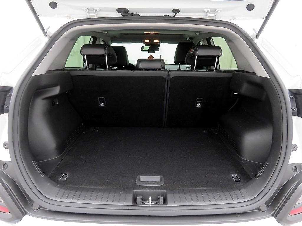 HYUNDAI Kona - Vista 5