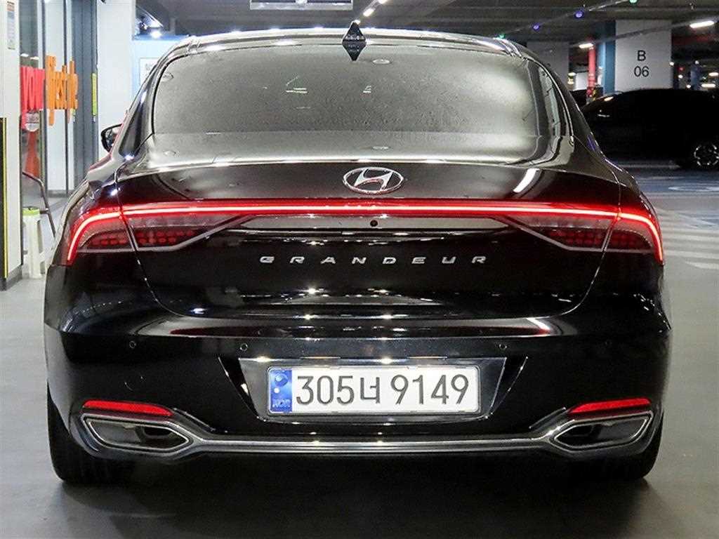 HYUNDAI Grandeur - Vista 5