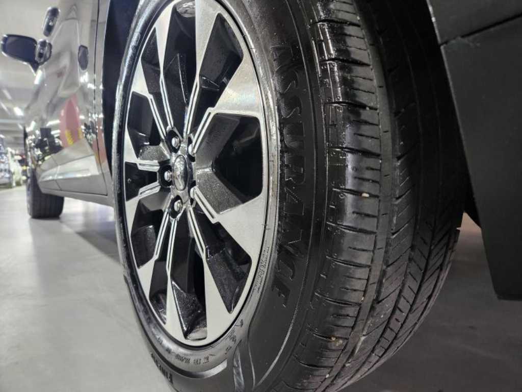 KIA Carnival - Vista 5