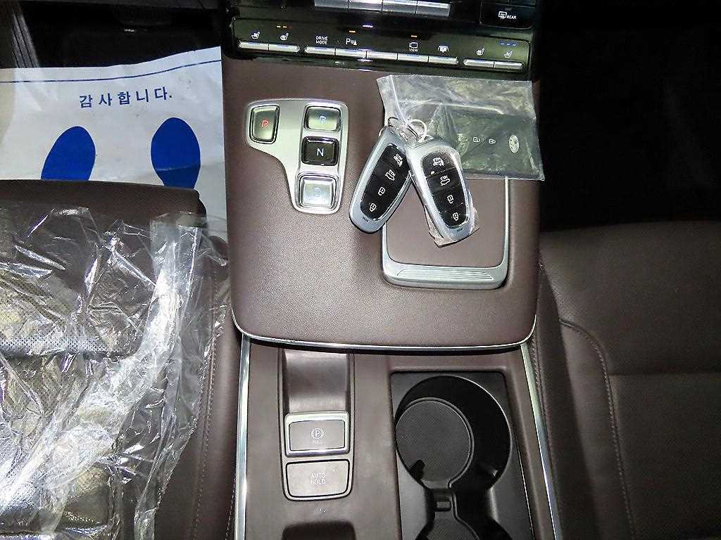 HYUNDAI Grandeur - Vista 12