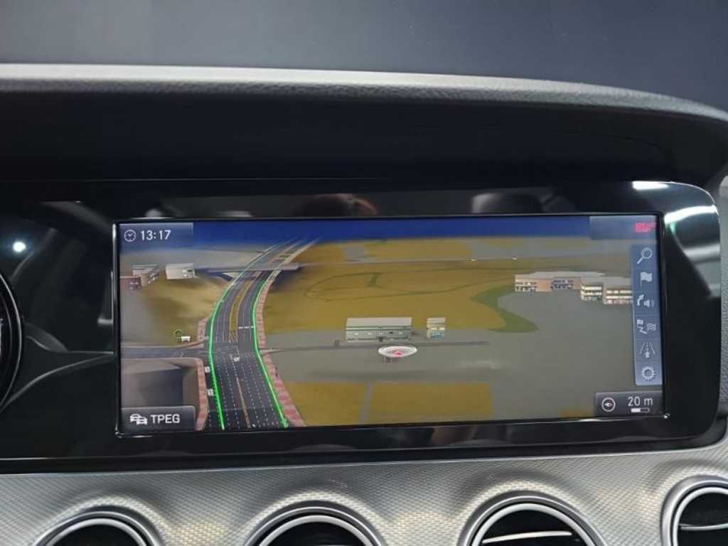 Mercedes Benz E class - Vista 10